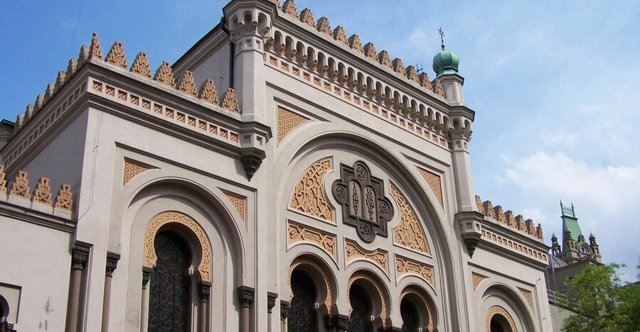 Prague: 2-Hour Old Town and Jewish Ghetto Walking Tour - Estates Theatre and the city’s performance tradition