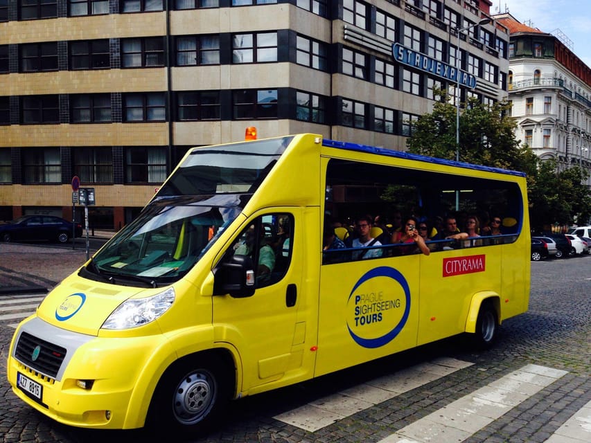Prague: 2 hours city tour + 1 hour boat cruise - Starting at Municipal House and Náměstí Republiky