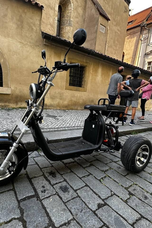 Prague: 2 hours FUN TRIKE tour in Prague with guide - Prague by e-Trike: Key Points at a Glance