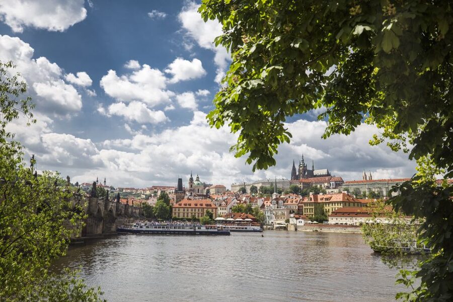 Prague: 3–Hour Castle Grounds Walking Tour and River Cruise - St. Vitus Cathedral, St. George Basilica, and the old vineyard