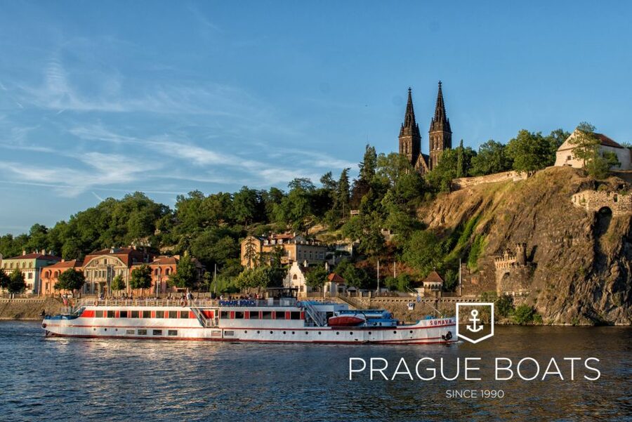 Prague: 3-hour Evening River Cruise with Dinner - What the three-hour itinerary gives you