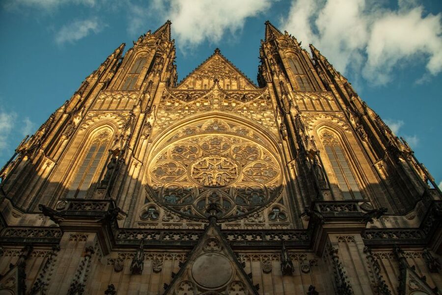 Prague: 3-Hour Old Town and Prague Castle Tour in German - Prague Castle courtyards, gardens, and Golden Lane