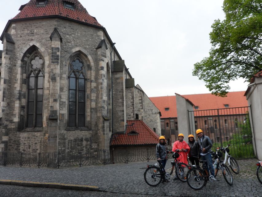 Prague 3-Hour Sightseeing Tour by Electric Bike - Meeting at Kampa Park and riding into Lesser Town