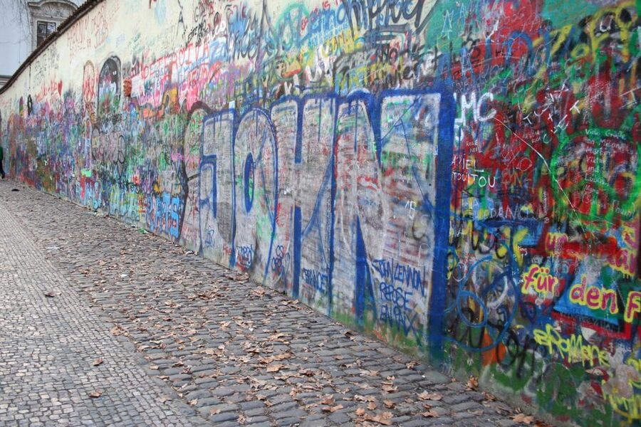 Prague: 4-Hour Segway and Scooter Tour with Lunch and Drinks - Guides, pace, and the private-group advantage