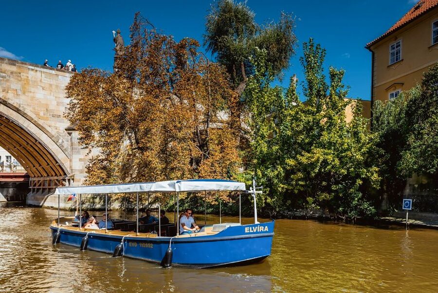 Prague: 45-Minute Sightseeing Cruise to Devil's Channel - Who will get the most from this ride?