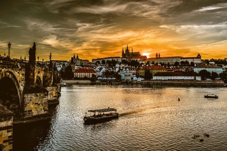 Prague: 45-Minute Sightseeing Cruise to Devil's Channel - Finding Čech Bridge and the boarding point