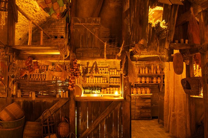 Prague 5 Courses Medieval Dinner and Live Performances - How the music and performances shape the night