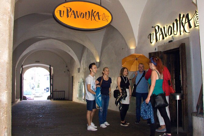 Prague 5 Courses Medieval Dinner and Live Performances - Drinks, service, and the practical rhythm of dinner