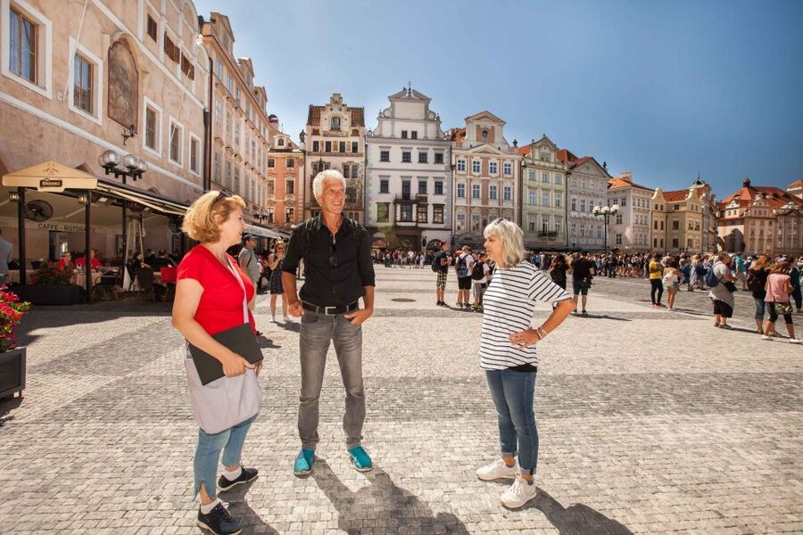 Prague: 6-Hour City Tour including Cruise and Lunch - Charles Bridge, Kampa, and the Lennon Wall