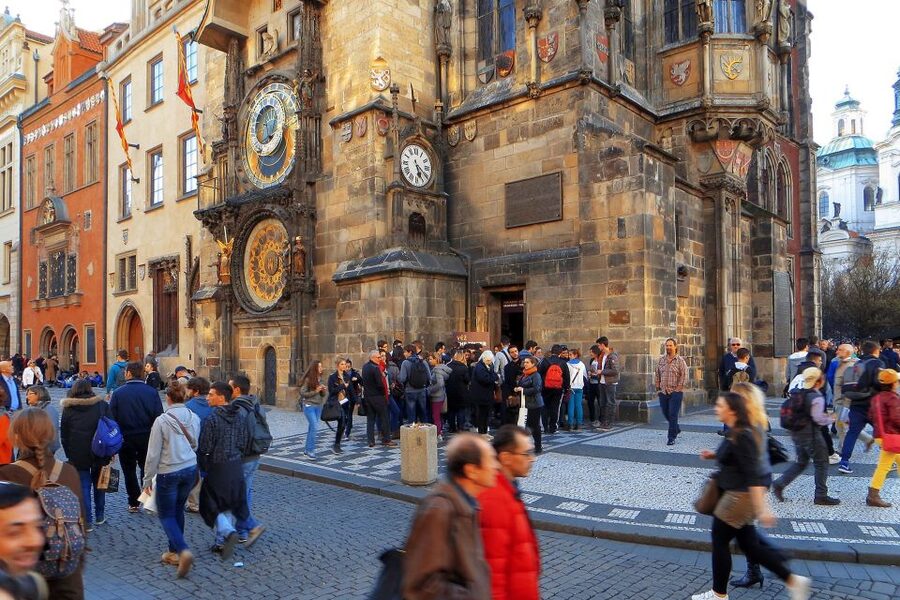 Prague: 6-Hour City Tour including Cruise and Lunch - Old Town details from Charles University to the Black Madonna