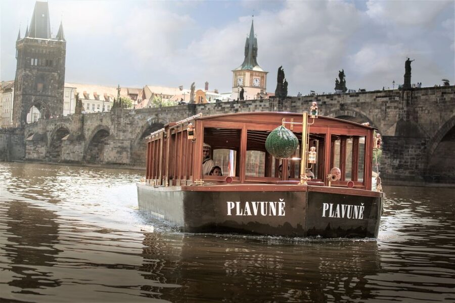 Prague: 6-Hour Tour with River Boat Cruise and Lunch - Key points to know before booking