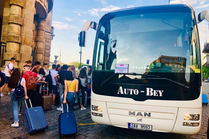 PRAGUE AIRPORT - CITY TRANSFERS in Spanish - Leaving Václav Havel Airport without the usual fuss