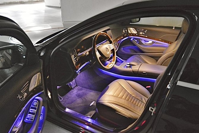 Prague airport luxury transfer by a Mercedes Benz S class - What the $153.78 group price really buys