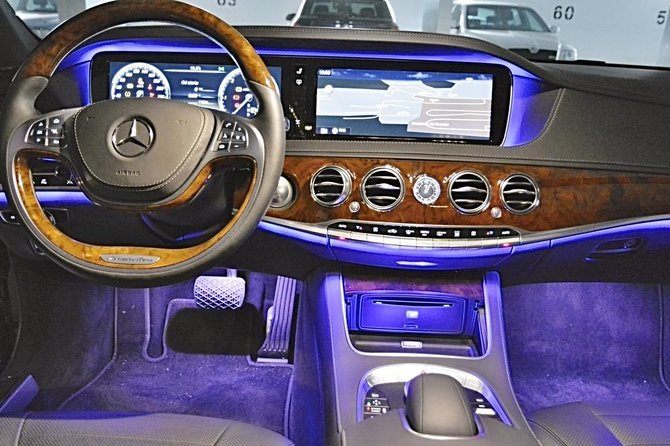 Prague airport luxury transfer by a Mercedes Benz S class - The first hour after landing
