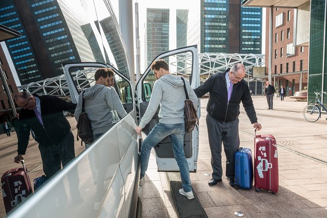 Prague Airport (PRG) Departure Transfer from Prague City - The private format compared with finding a taxi