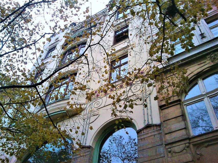 Prague Art Nouveau Tour - Republic Square: a strong opening point