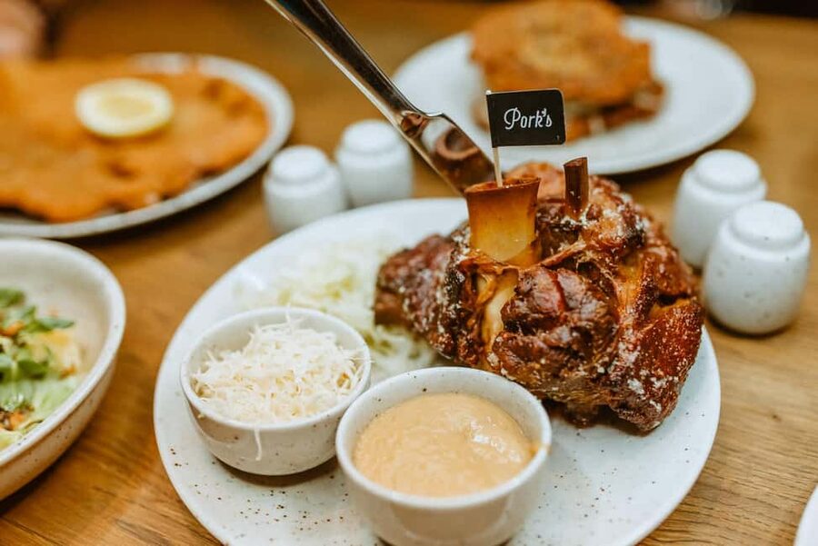 Prague: Award-Winning Old Town Food Tour with Four Drinks - Meeting at Municipal House in central Prague