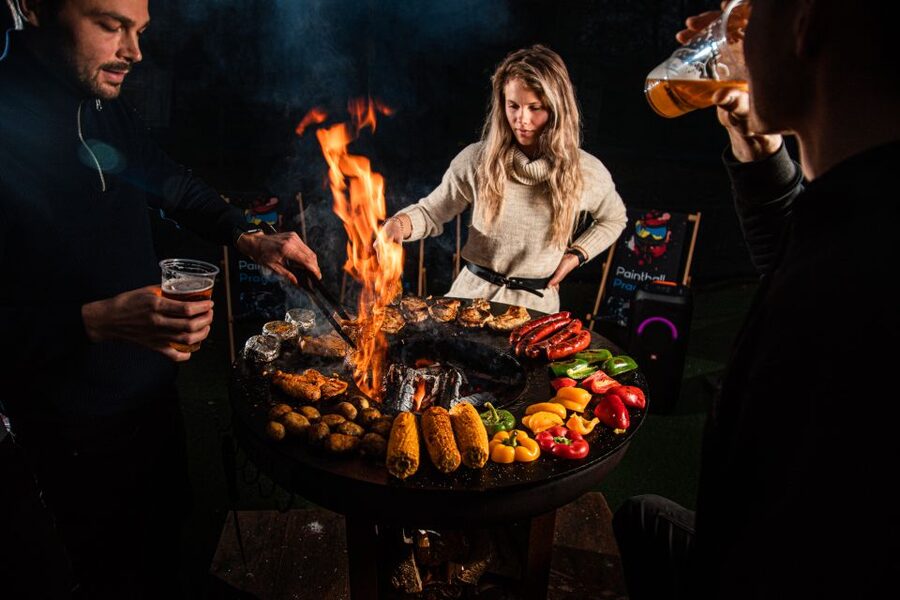 Prague: Axe Throwing Experience with Barbecue and Beer - Meeting the instructor and learning the rules