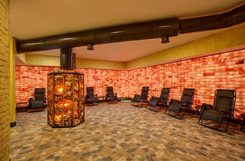 Prague: Beer and Wine Spa Bath with Salt Cave Experience - Choosing the wine bath
