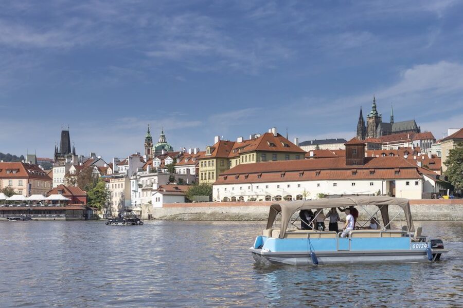 Prague: Beer Boat Tour - Charles Bridge from the river
