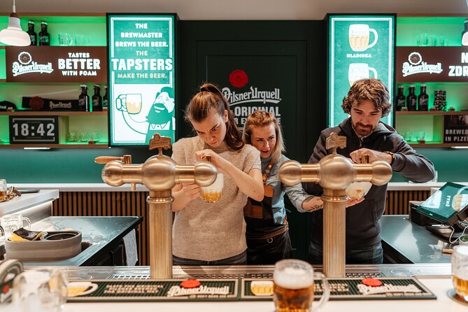 Prague Beer Pouring Class at Pilsner Urquell - Comparing Hladinka, Šnyt, and Mlíko