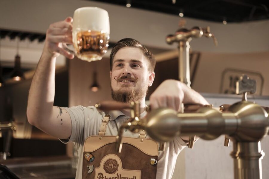 Prague: Beer Pouring Class at Pilsner Urquell Experience - The first lesson: ingredients, storage, and cleanliness