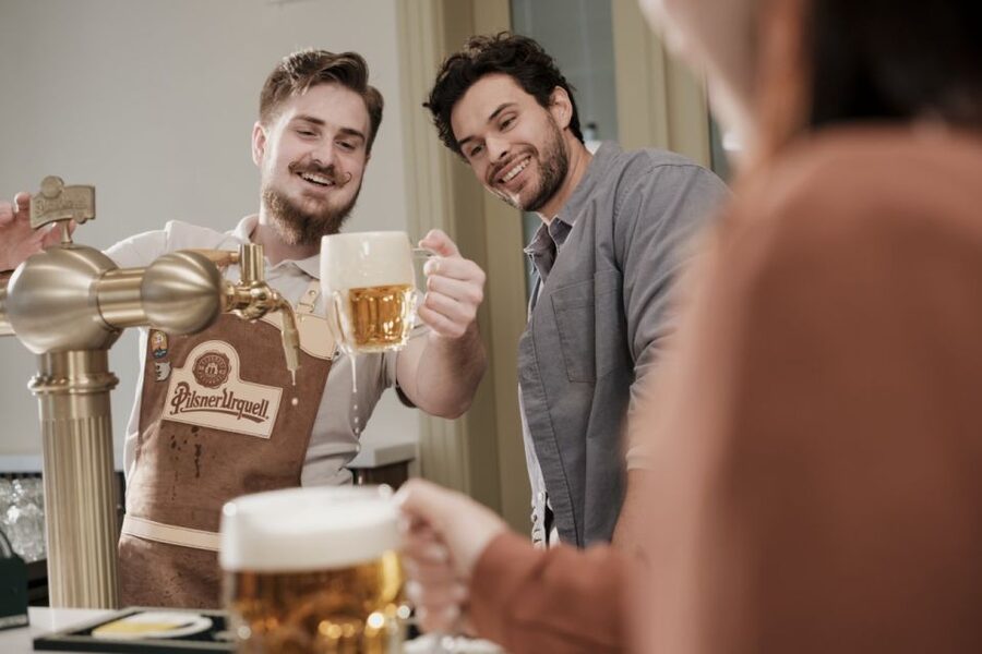 Prague: Beer Pouring Class at Pilsner Urquell Experience - What makes the foam worth learning about