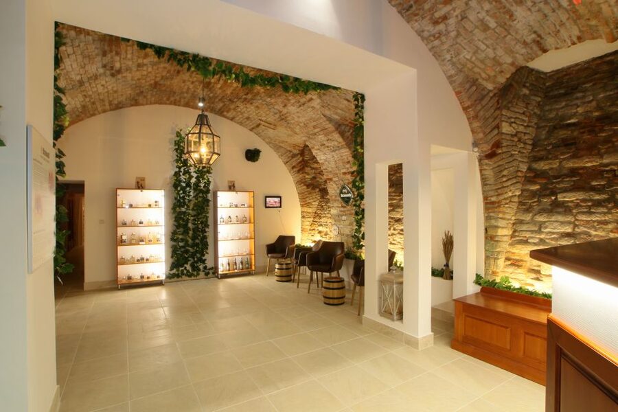 Prague: Bernard Beer Spa with Beer and Massage Option - Heated bed time and the one-hour clock