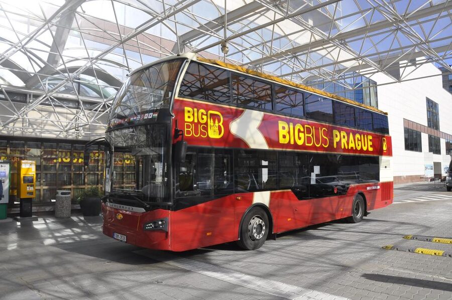 Prague: Big Bus Hop-on Hop-off, Castle Tour and River Cruise - Start with the Green Line in Prague’s center