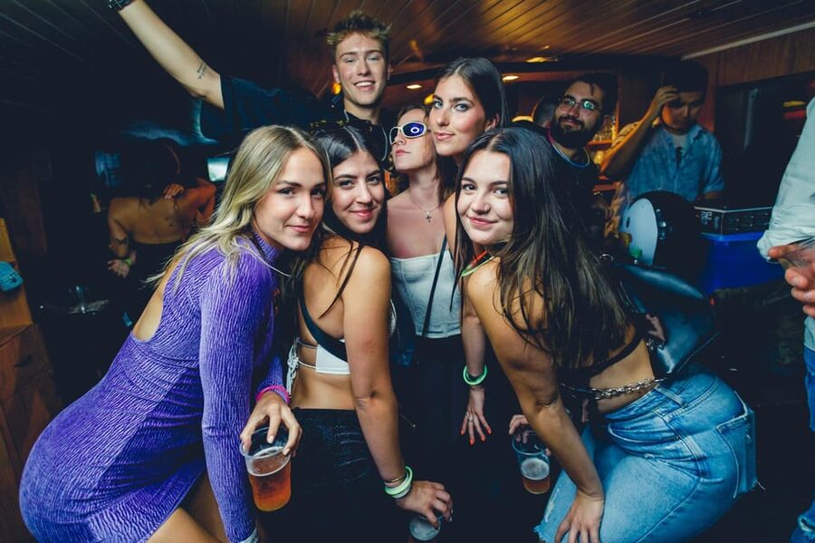 Prague: Boat Party with Unlimited Drinks & After Party Entry - Key points to know before booking