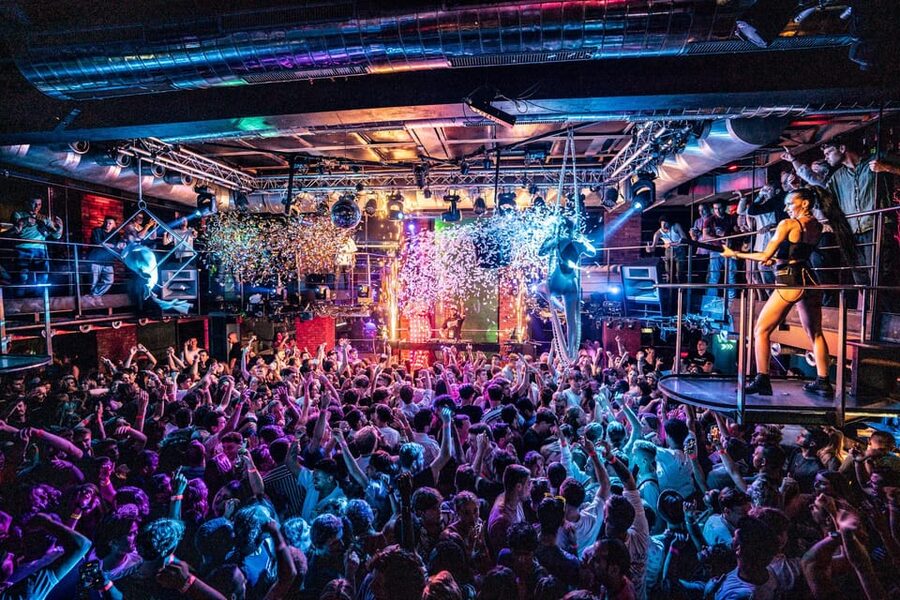 Prague: Boat Party with Unlimited Drinks & After Party Entry - How good is the $22 value?