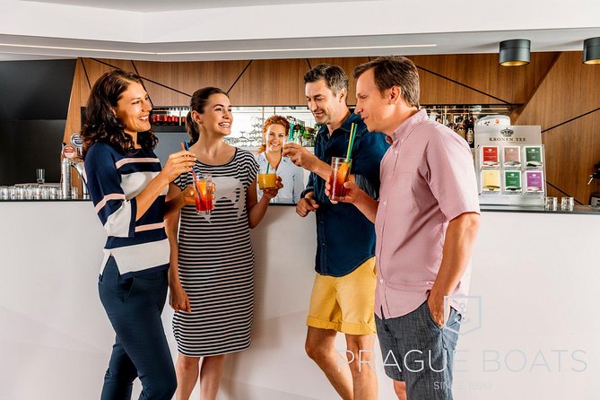 Prague Boats 3-hour Dinner Cruise - Live music, service, and the onboard mood