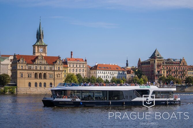 PRAGUE BOATS: 50-Minute Sightseeing Cruise - Kampa Island and the western riverbank