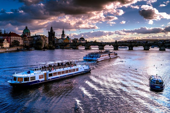 PRAGUE BOATS: 50-Minute Sightseeing Cruise - Daytime, sunset, or evening?