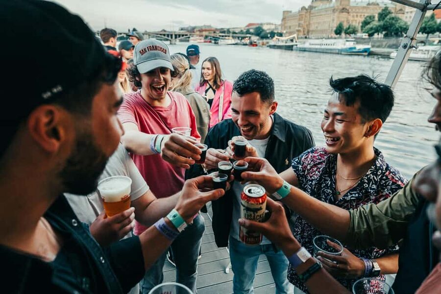 Prague: Booze Cruise with Open Bar and Duplex Entry - Key Points Before You Book