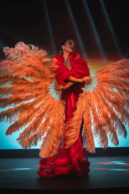 Prague:Breathtaking Cabaret Show with 4-Course Dinner Option - How Dinner and Entertainment Fit Together