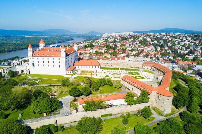 Prague-Budapest One-Way Sightseeing Day Tour - Győr’s Baroque center and church heritage