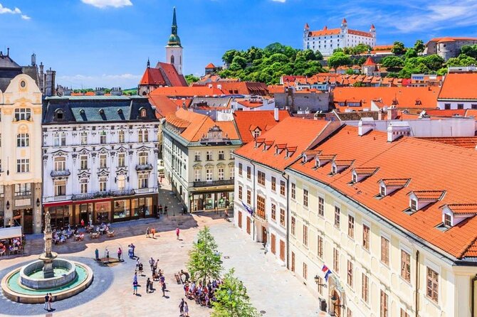Prague-Budapest One-Way Sightseeing Day Tour - What the 10-hour schedule feels like