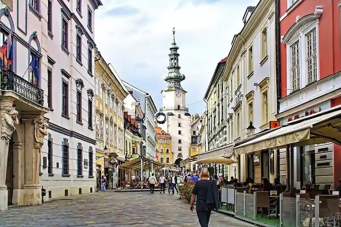 Prague-Budapest One-Way Sightseeing Day Tour - Who should book this Prague to Budapest experience?