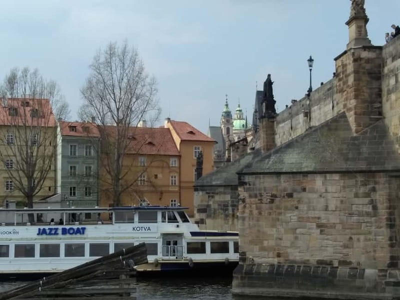 Prague: Bus and Boat Tour - The one-hour Vltava cruise