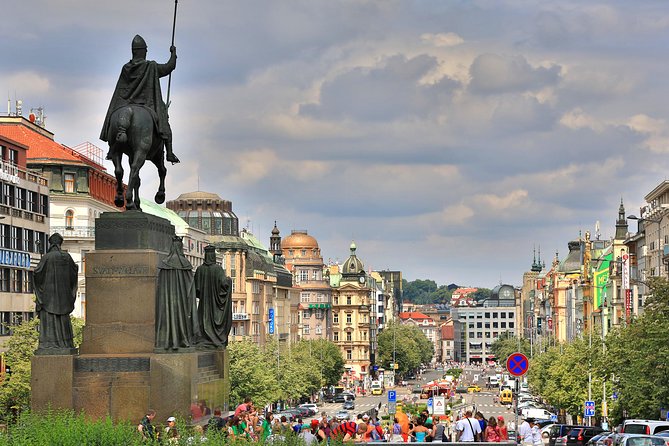 Prague: Bus Tour, Walking Tour, River Cruise and Lunch - The Vltava cruise gives your feet a break