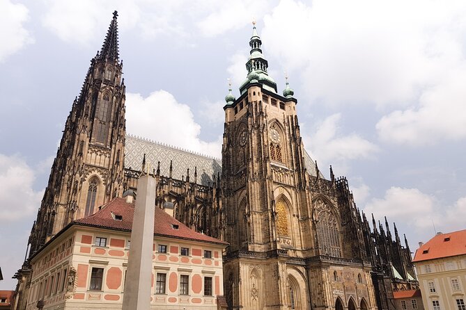 Prague Castle: Admission Ticket With Bus Transfer And Audioguide - The 10:15 Meeting Point And Minibus Ride