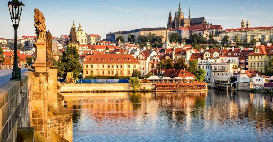 Prague Castle and St. Vitus Cathedral Private Walking Tour - What the three-hour option adds
