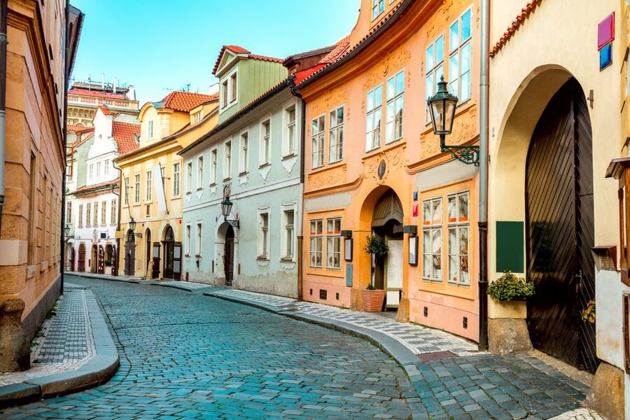Prague Castle & Castle District: 2-Hour Guided Tour - The two-hour limit and the longer options