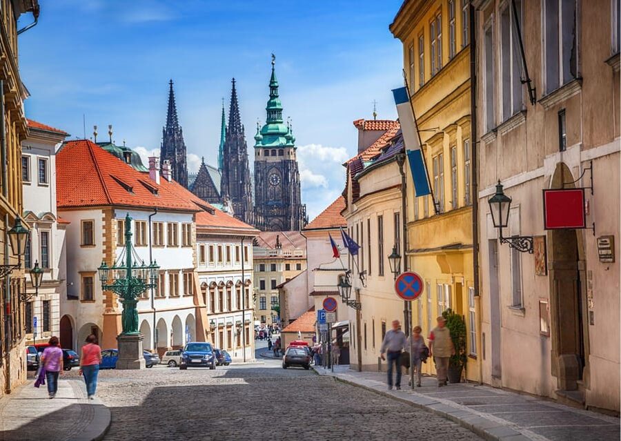 Prague: Castle Circuit Entry Tickets with Audio Guide - Old Royal Palace and the wide halls of power
