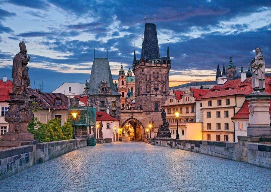 Prague: Castle Circuit Entry Tickets with Audio Guide - Golden Lane and its colorful little houses