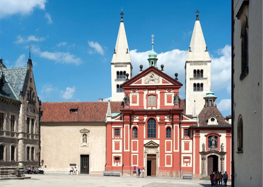 Prague: Castle Circuit Entry Tickets with Audio Guide - Making the English phone audio guide work for you