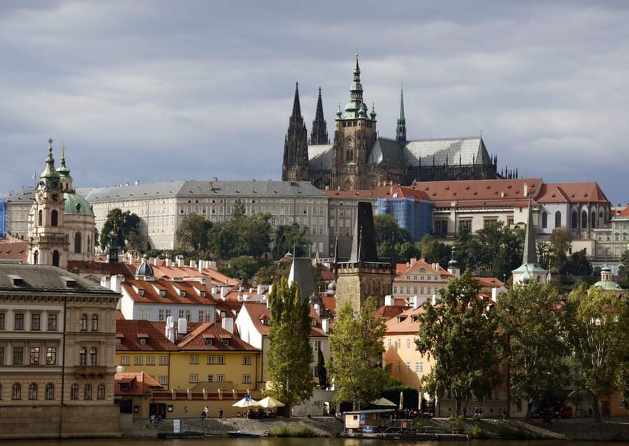 Prague: Castle Circuit Entry Tickets with Audio Guide - Accessibility and who will enjoy this format