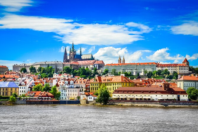 Prague: Castle Entry Ticket with Guide and River Cruise - The important details at a glance