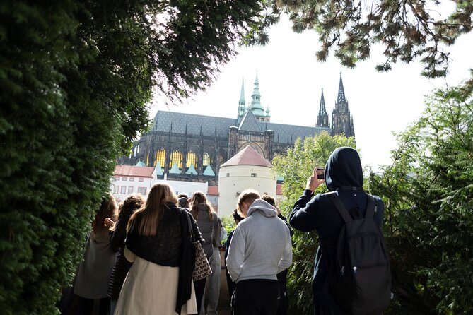 Prague: Castle Entry Ticket with Guide and River Cruise - Practical advice before you go